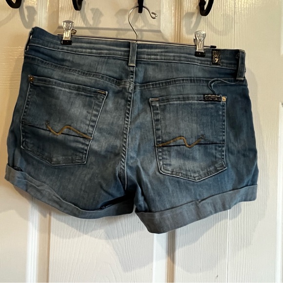 7 for all mankind cuffed denim shorts - Picture 3 of 3